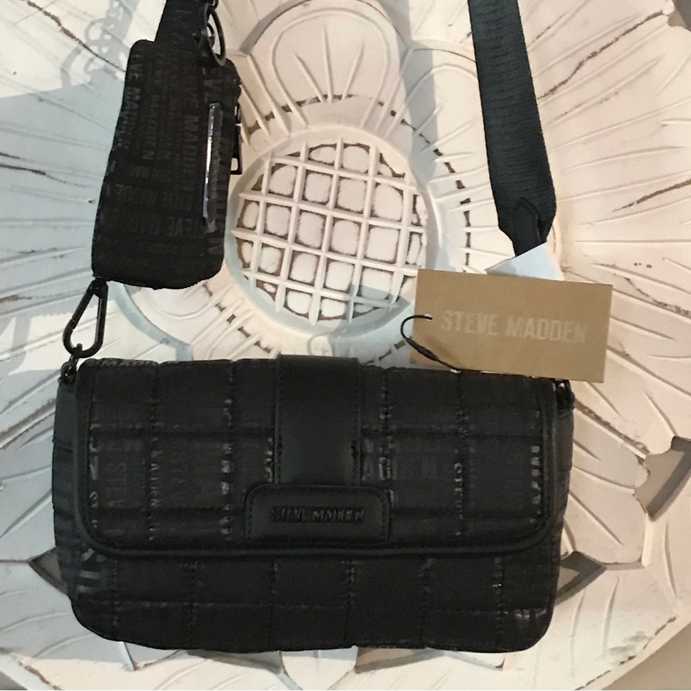 NWT Steve Madden Women’s Black Crossbody bag with removable pouch. - Picture 4 of 6